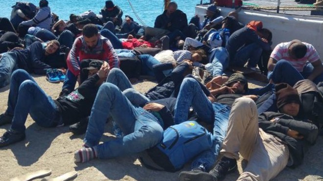 İzmir de kaçak göçmen operasyonu: 114 gözaltı