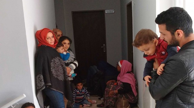 İzmir de kaçak göçmen operasyonu: 45 gözaltı