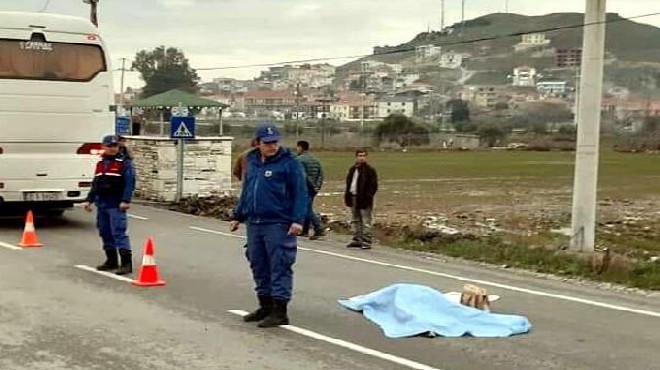 İzmir de kahreden ölüm: Emekli askerin eşi asker servisinin altında kaldı