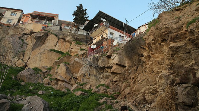İzmir de kayaların düştüğü bölgede TOKİ den acil önlem açıklaması