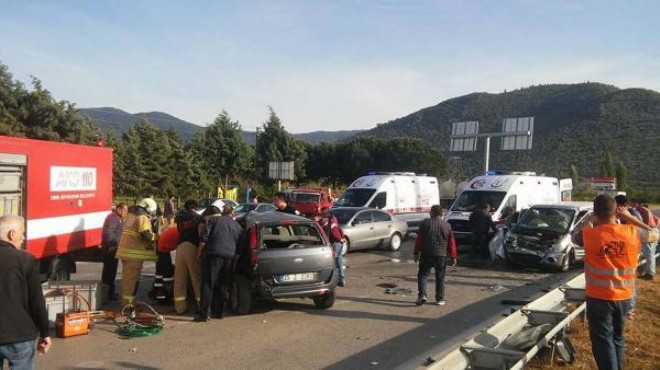 İzmir de kaymakamın aracı kaza yaptı: 1 ölü, 2 yaralı