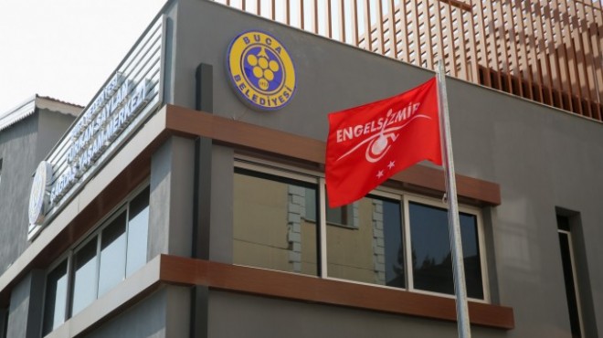 İzmir de  kırmızı bayrak  gururu!