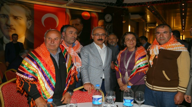 İzmir’de ‘Konya’ gecesi: Bakan Elvan’dan CHP’li Bozkurt’a yaylım ateşi!