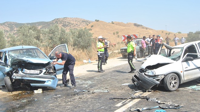 İzmir de korkunç kaza: 1 i ağır 8 yaralı!