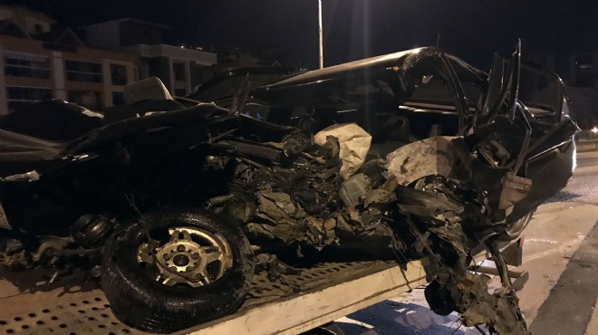 İzmir de korkunç kaza: Paramparça oldu!