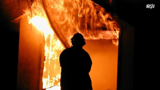 İzmir de korkunç ölüm: Yangının ortasında kaldı!