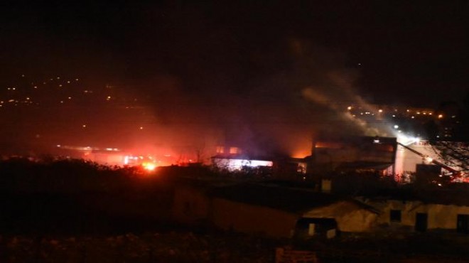 İzmir de gece sirenler susmadı... Alevler her yere sıçradı!