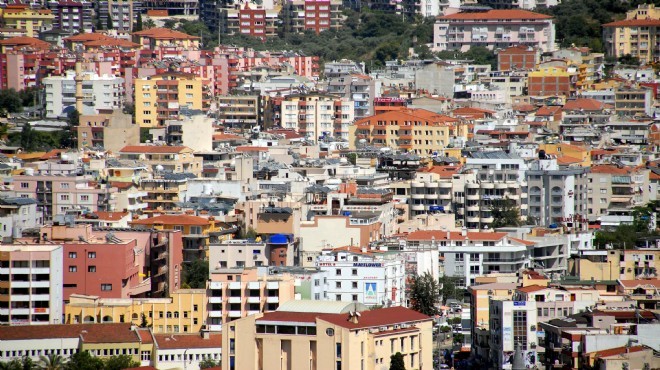 İzmir de kritik deprem uyarısı...  Eski yapı  alarmı!