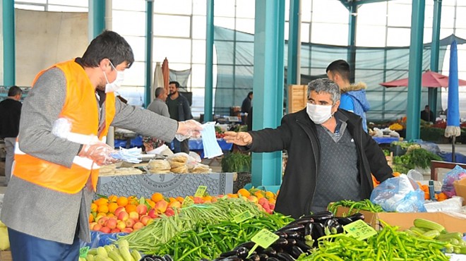 İzmir de 7 pazarcıya maske cezası!