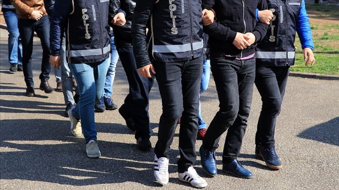 İzmir de merkezli FETÖ operasyonunda 80 kişiye tutuklama!
