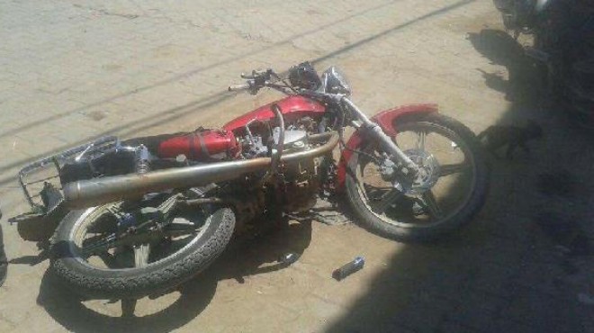 İzmir de motorsiklet kazası: Evin duvarına çarptı!