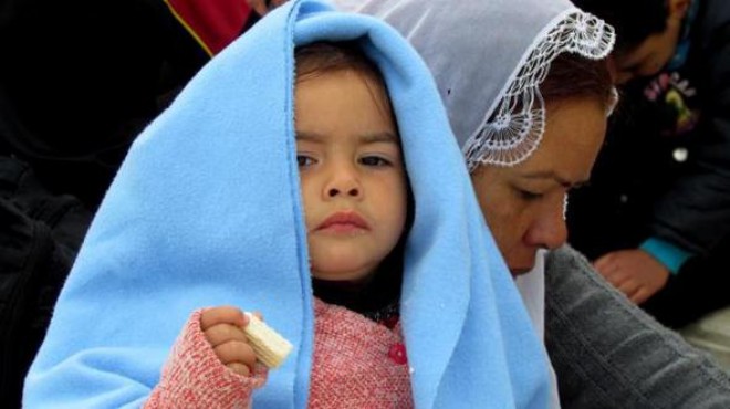 İzmir de mülteci operasyonu: 61 kişi kurtarıldı