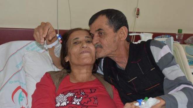 İzmir de mutluluğun resmi: 35 yıllık eşine yeniden can verdi