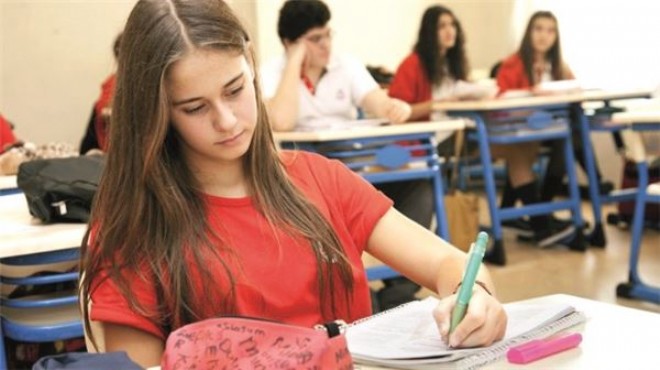 İzmir de öğretmeni olmayan okula Yahşi den müdahale