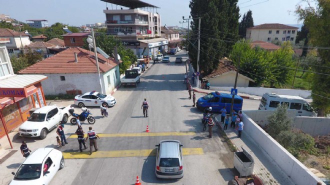 İzmir de okul önlerinde uyuşturucu denetimi
