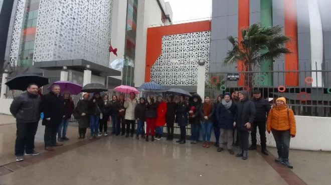İzmir de özel okulun velilerinden  öğretmen maaşları ödensin  çağrısı