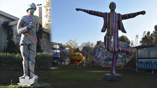 İzmir de  renk  tartışması: O heykel kaldırıldı!