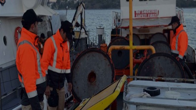 İzmir de sahil güvenlik botu tekneye çarptı: 1 ölü
