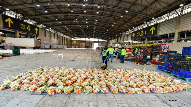 İzmir’de sebze meyve hali esnafından  25 ton luk destek!