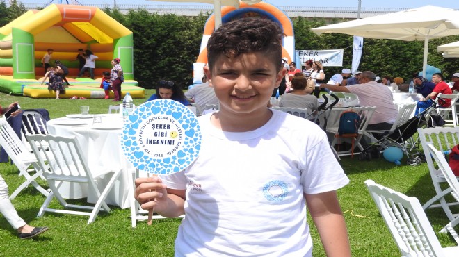 İzmir de  Şeker çocuklar ın en şeker festivali