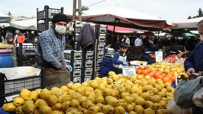 İzmir de semt pazarlarında son durum: Önlem de var, kalabalık da!