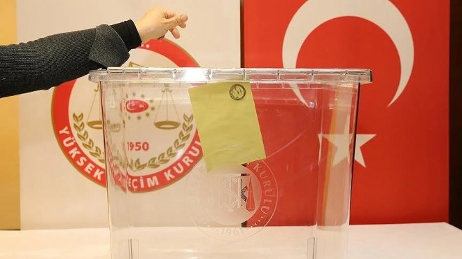 İzmir de siyasiler oylarını kullandı