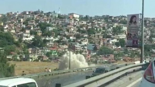 İzmir de su borusu patladı: Trafik tıkandı!