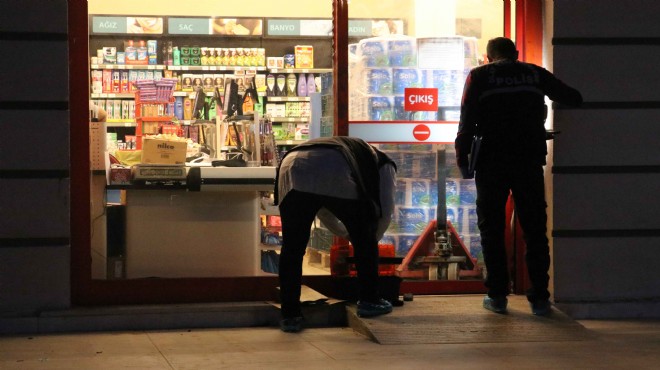 İzmir de süpermarketten sigara hırsızlığı!