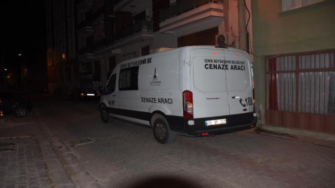 İzmir de şüpheli ölüm: Kapıyı açtı, şoku yaşadı!