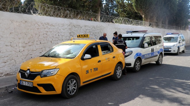 İzmir de takside fenalaşan yolcu hayatını kaybetti