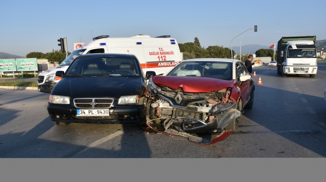 İzmir’de trafik kazasında, iki kişi yaralandı
