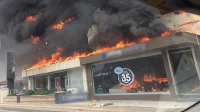 İzmir de yangın paniği: Mağazalar kül oldu!