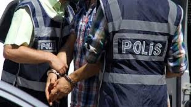 İzmir de zehir tacilerine operasyon: 3 kişi gözaltında