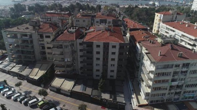 İzmir deki eğik binalar yıkılmayı bekliyor