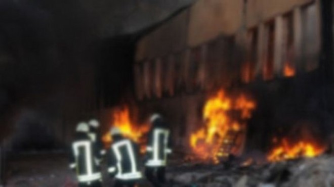 İzmir deki fabrikada patlama: 8 yaralı