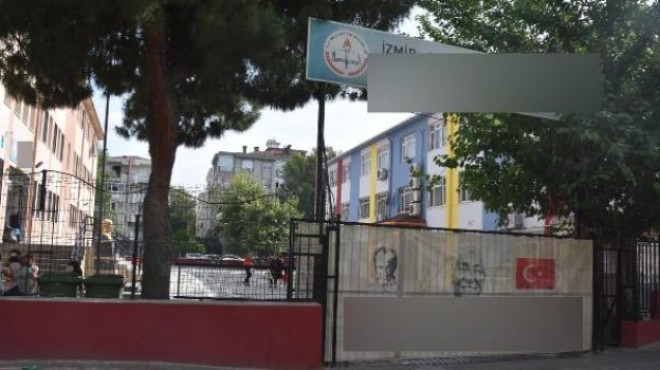 İzmir deki ilkokulda şok: Öğretmen anne sınıfı bastı ve...