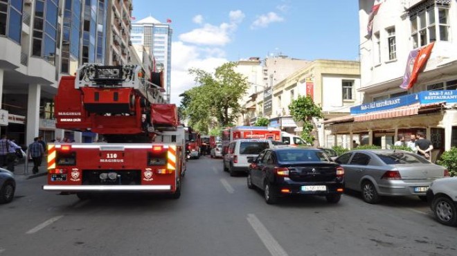 İzmir’deki restoranda yangın paniği!