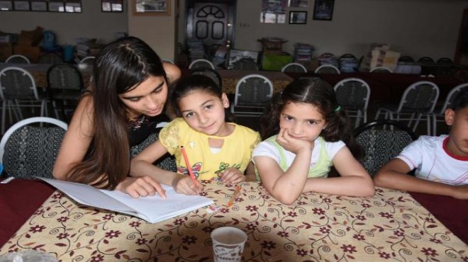 İzmir deki sığınmacı miniklere uyum eğitimi