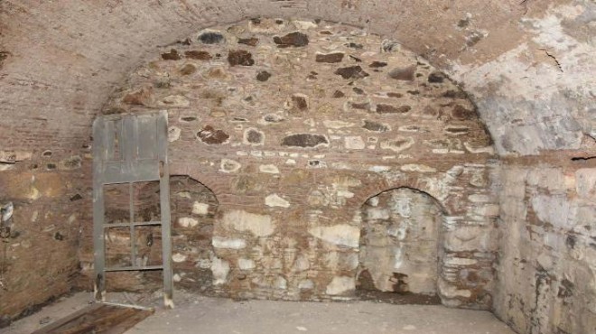 İzmir’deki tarihi yapının sırrı araştırılacak