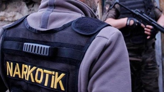 İzmir deki uyuşturucu operasyonlarında 23 kişi tutuklandı