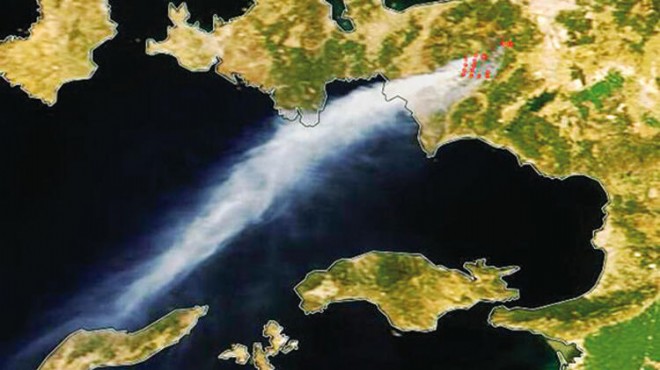İzmir deki yangın uzaydan böyle görüntülendi!