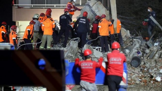 İzmir depreminde kurtarılan iki kişinin tedavisi sürüyor!