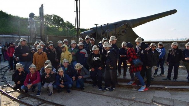 İzmir Emniyeti nden çocuklar için İstanbul ve Çanakkale gezisi