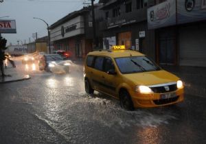 Flaş! İzmir için sağanak yağış uyarısı 