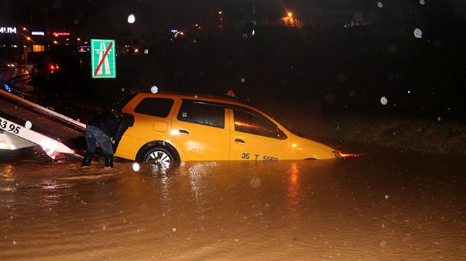 İzmir i yağmur vurdu!