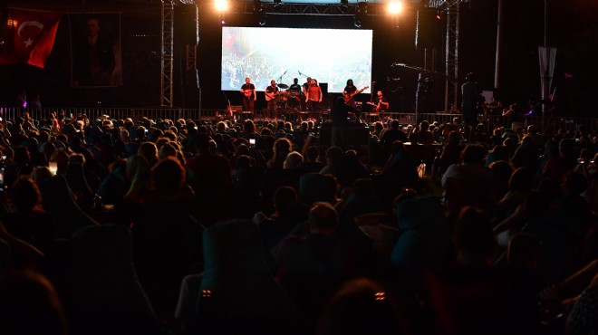 İzmir in Çim Konserleri nde Karadeniz Fırtınası