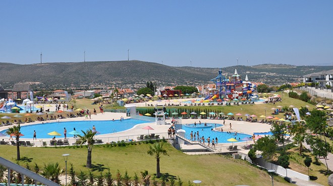 İzmir in en büyük su parkında güvenli eğlence