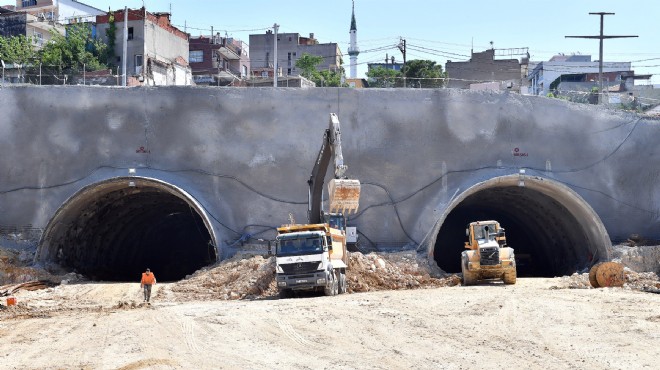 İzmir in en uzun karayolu tünelinde inşaat durdu! Soyer den açıklama geldi