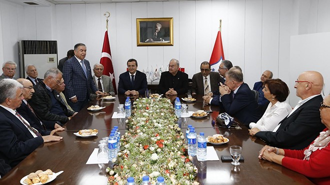 İzmir in eski başkanı Özfatura dan Batur a destek