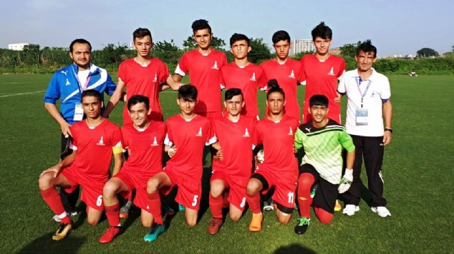 İzmir in gençlerinden  Mini Dünya Kupası nda tarihi başarı